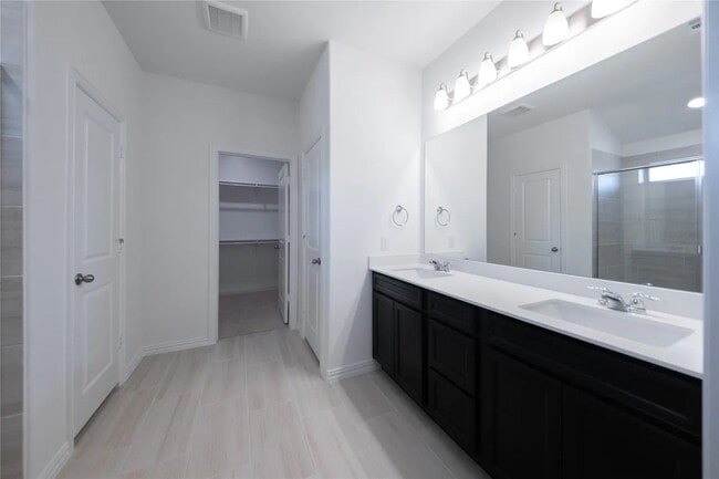 Building Photo - 5509 Candlewood Dr