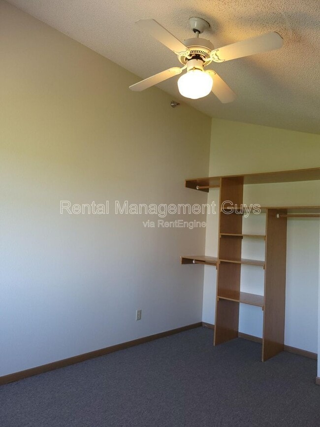 Building Photo - 434 1st Ave NE