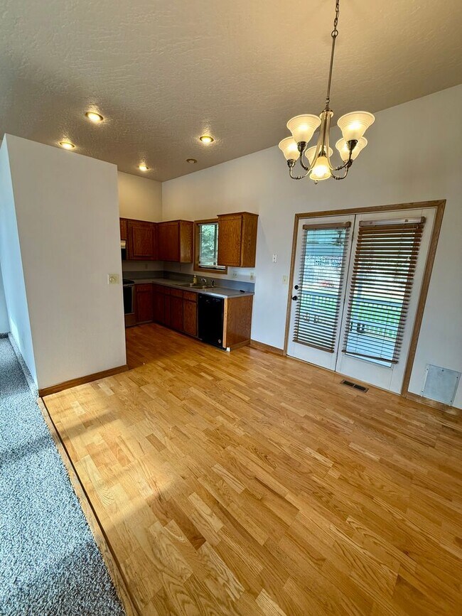 Building Photo - 3 bed 2 bath single family home in Nampa c...