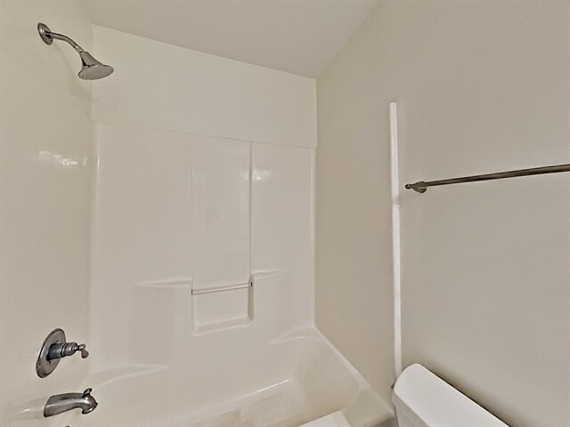 Building Photo - 447 Titans Cir