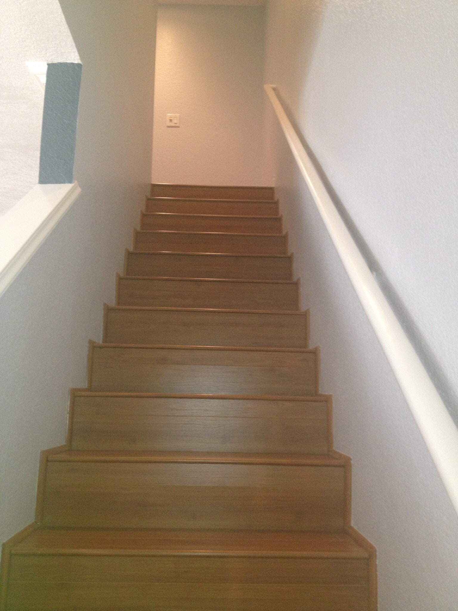 Vinyl flooring throughout - 15111 Freeman Ave