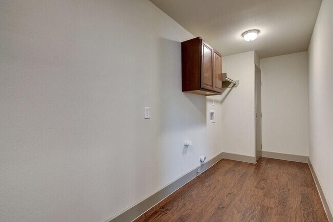 Building Photo - 9415 Quail Meadow Dr