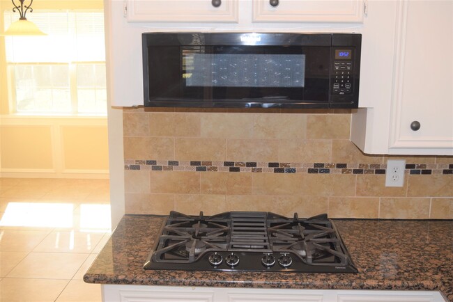 Building Photo - 6207 Northway Dr