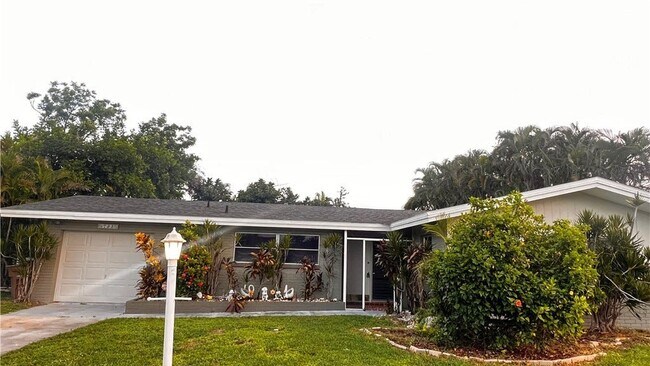 Building Photo - 733 Sesame Ct