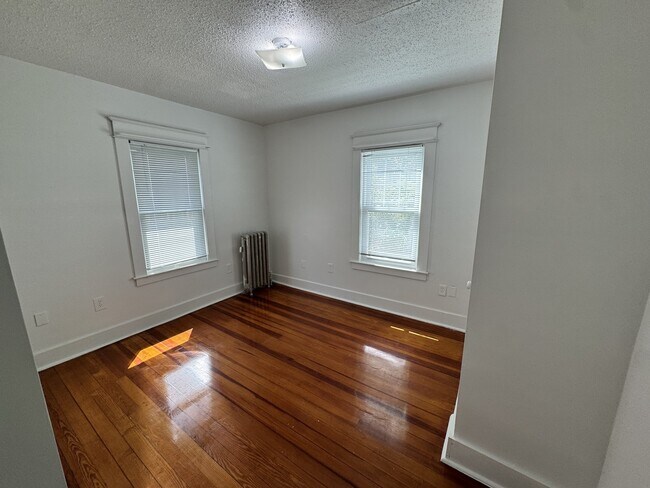 Building Photo - 134-136-136 Woodlawn St