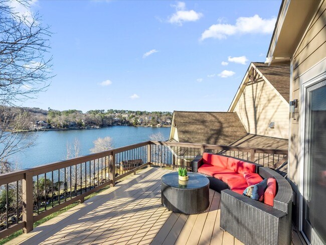 Primary Photo - Studio Apt with waterviews on Lake Wylie!