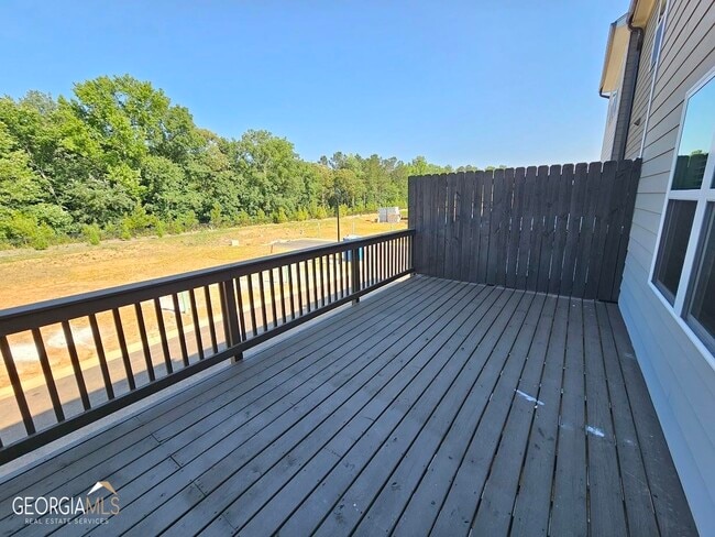 Building Photo - 6 Iron Dr