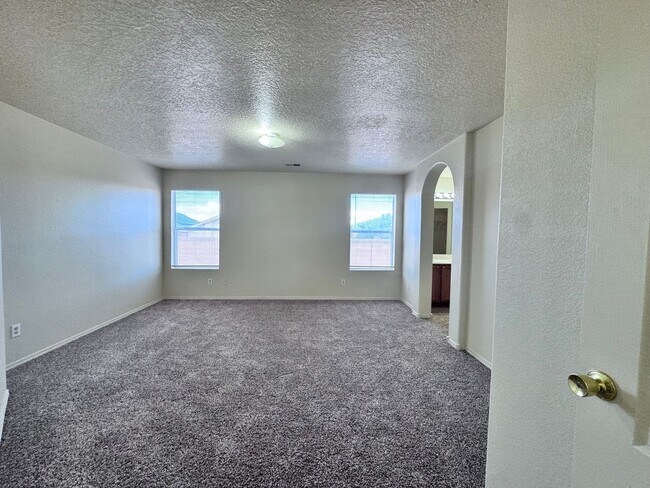 Building Photo - 760 Deerbrush Ct SW