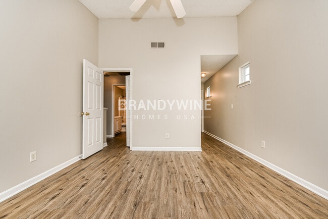 Building Photo - 283 Coral Cir