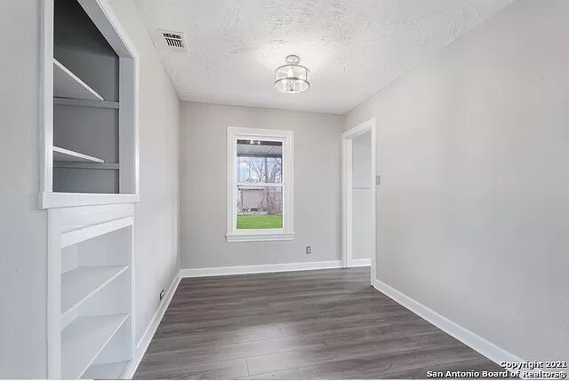 Building Photo - 1818 W Ridgewood Ct