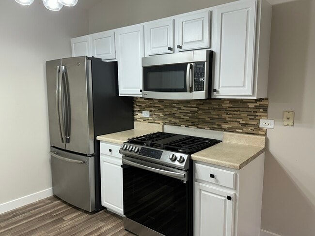 Building Photo - 992 Langtry Ct