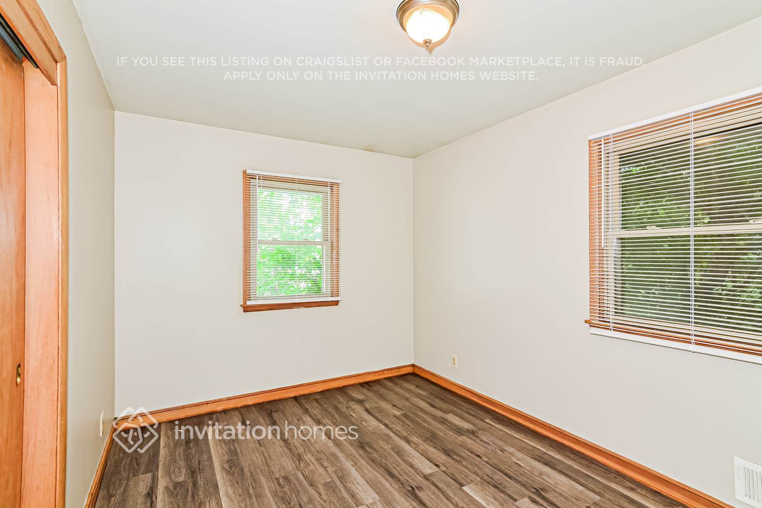 Building Photo - 5801 N Irving Ave