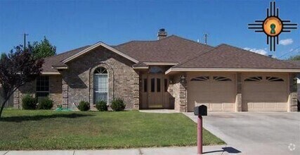 Building Photo - RENTAL Fully Furnished 4 bedroom home