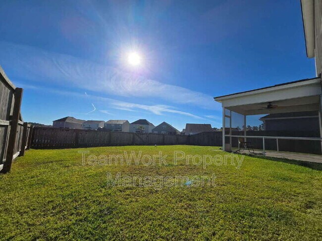 Building Photo - 454 Zenith Blvd