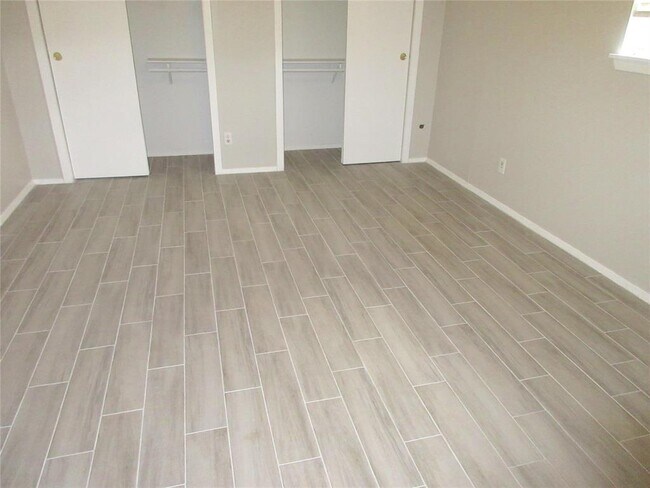 Building Photo - 1220 Shadowdale Dr