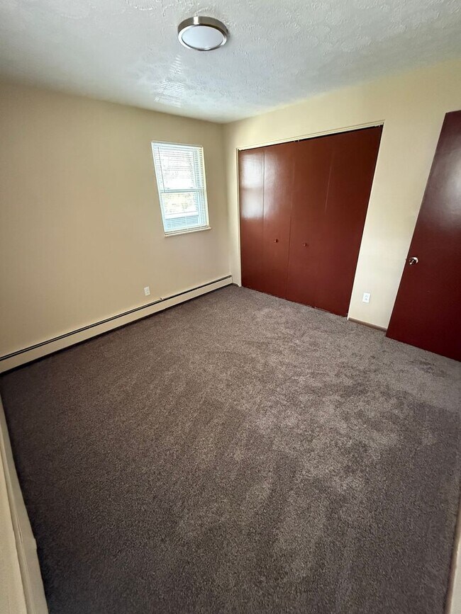 Building Photo - 355 Meadowbrook Ave