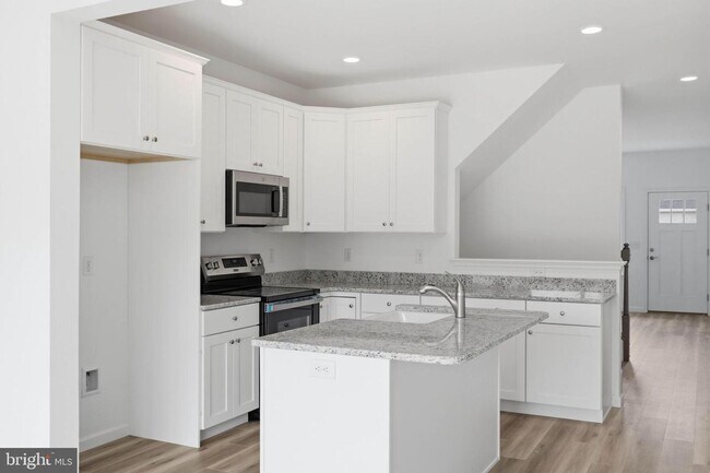 Building Photo - 114 Hillard Fld