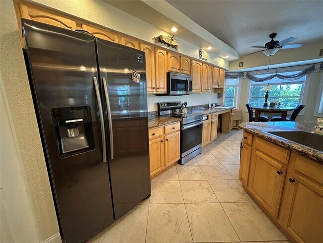Building Photo - 24508 Saragossa Ln