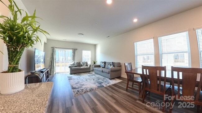 Building Photo - 2604 Greenmarket Dr