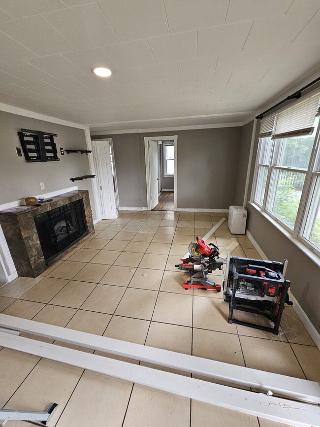 Building Photo - 1361 Glen Moore Cir