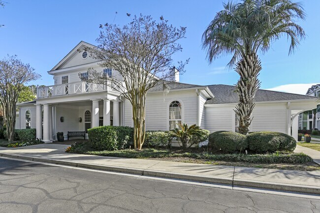 Building Photo - 1811 Chatelain Way
