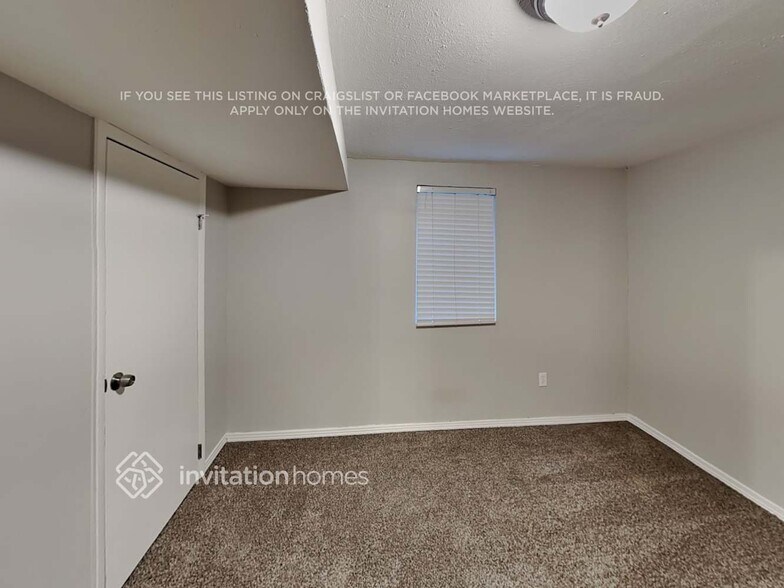 Building Photo - 18516 W 59th Dr