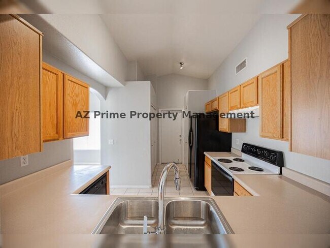 Building Photo - 13344 W Desert Ln
