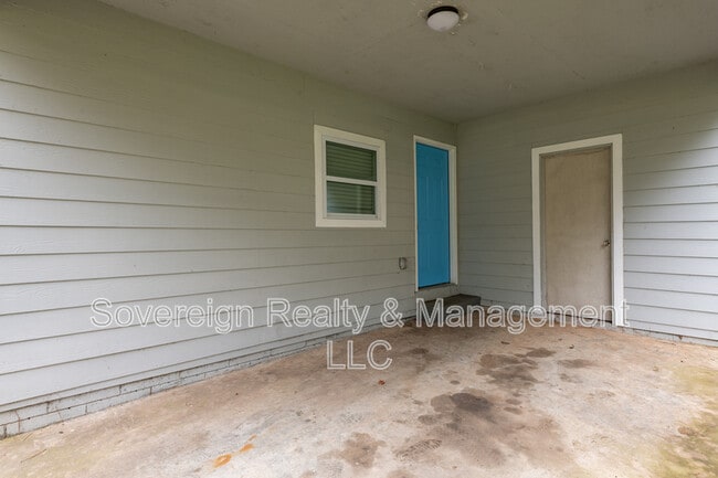 Building Photo - 3366 Delmar Ln NW