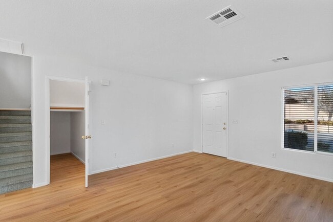 Building Photo - BEAUTIFUL 3 BED HOME IN SUMMERLIN- NEW FLOORING! HUGE LOFT!