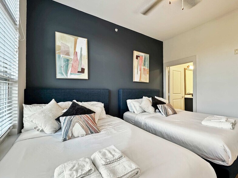 Building Photo - 2908 Indiana St