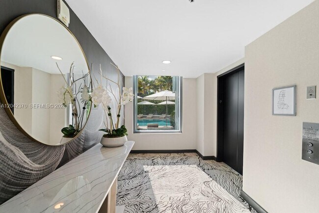 Building Photo - 900 Biscayne Blvd