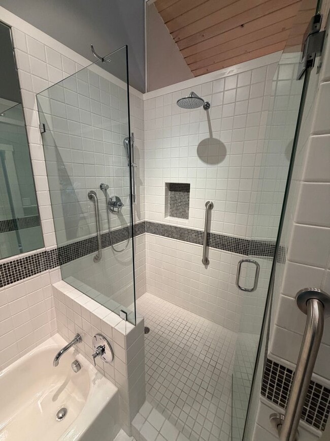 Building Photo - 2 Bed 1 Bath Condo W/ Garage In Orinda