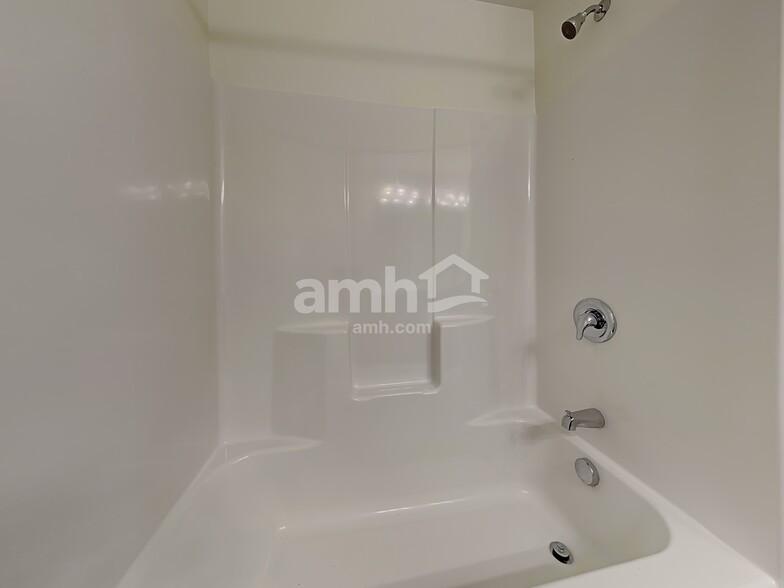 Building Photo - 5 Chadbrook Ct