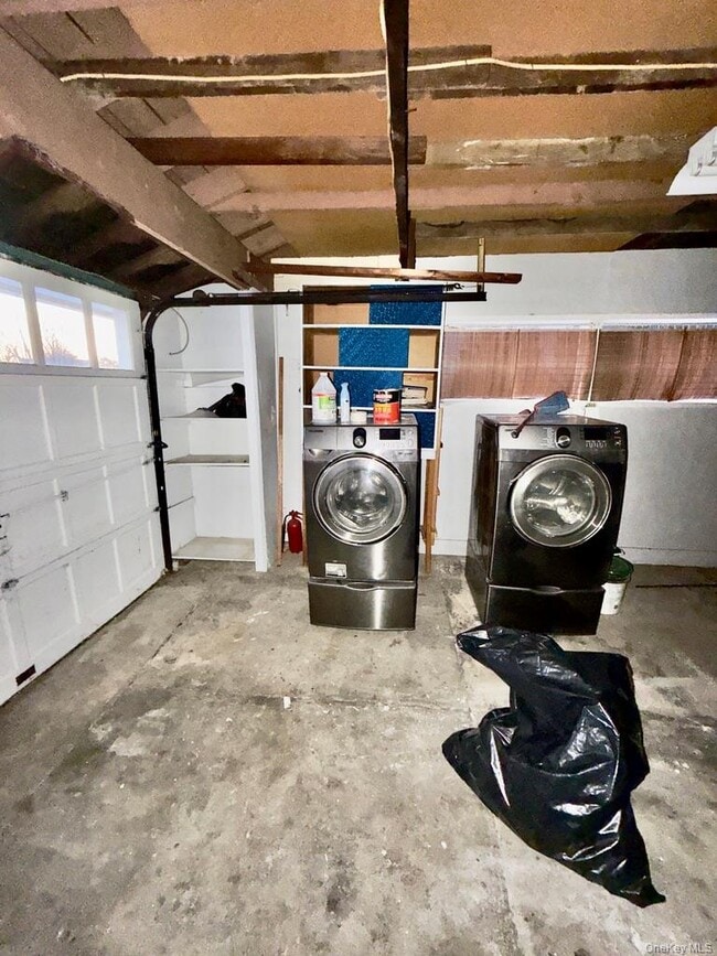 Building Photo - 107 Ball Park Ln