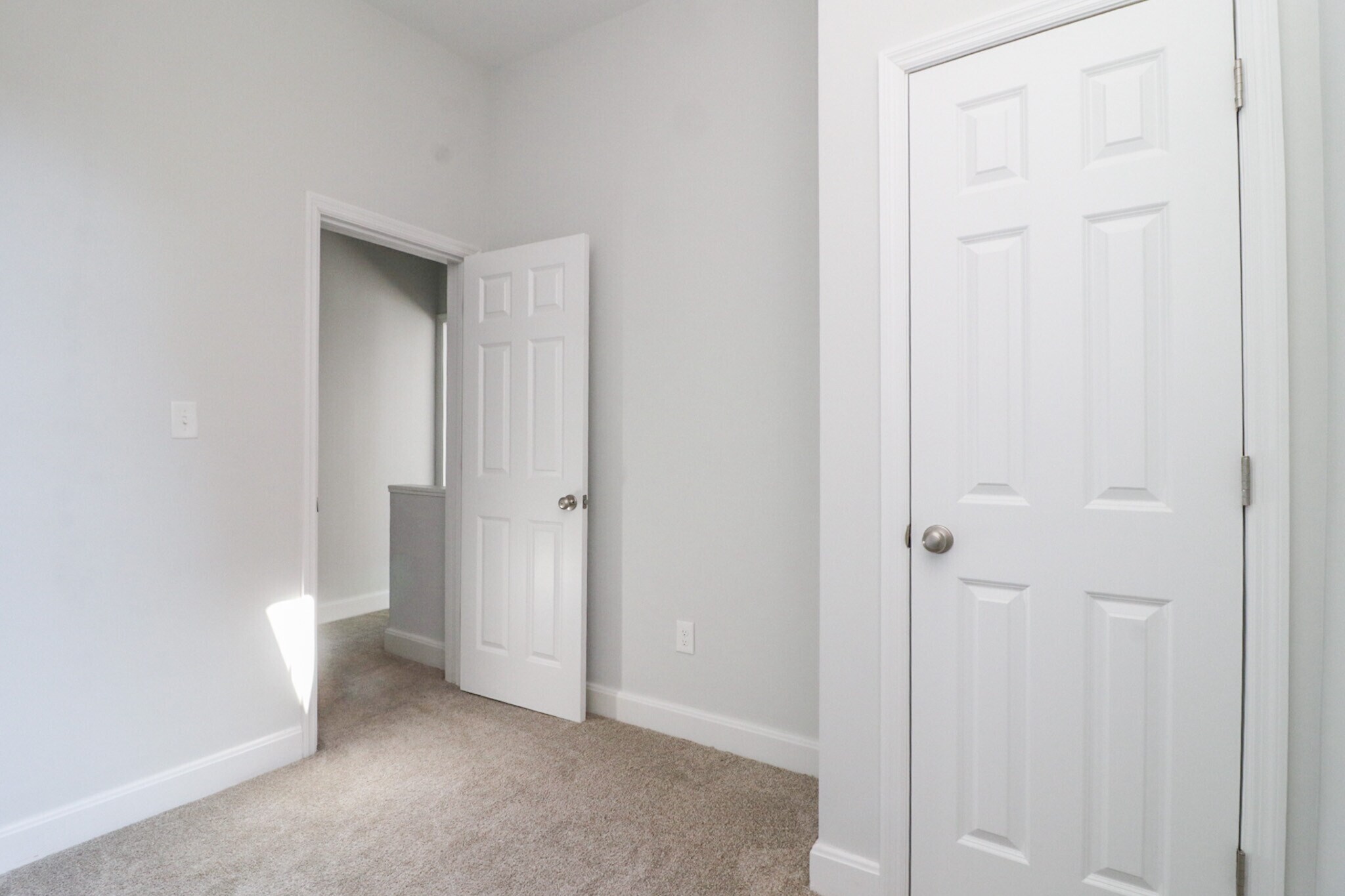 Building Photo - 2228 Kemper Ln