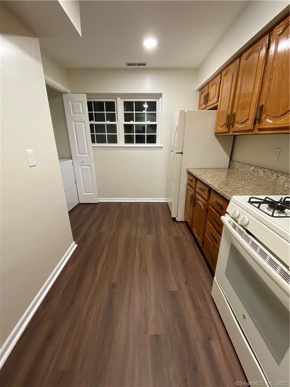 Building Photo - 15 Janet Cir