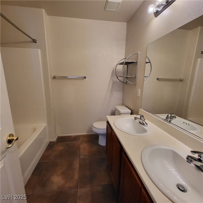 Building Photo - 1720 Flores Ln
