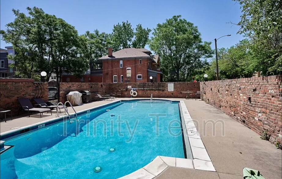 Building Photo - 1366 Garfield St