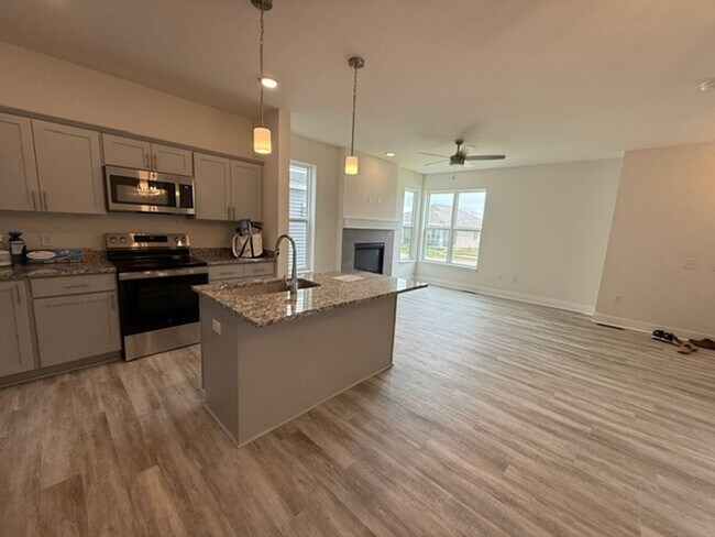 Building Photo - 4818 Suelo Rd