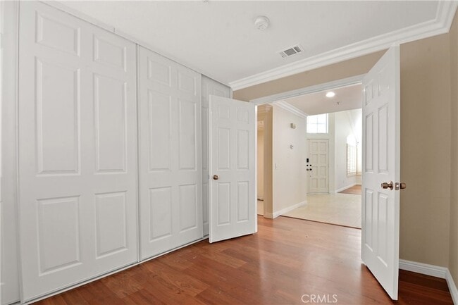 Building Photo - 6598 Bradford Ct