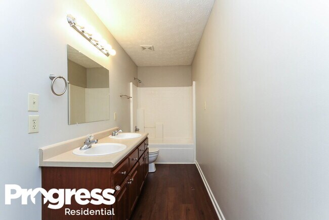 Building Photo - 6829 Silver Grove Ct