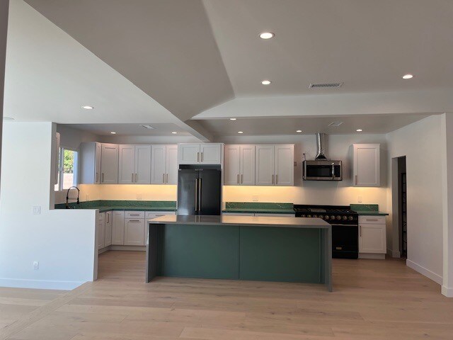 Building Photo - 18371 Lahey St