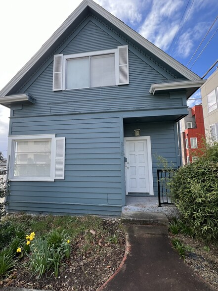 Primary Photo - 815 N 42nd St