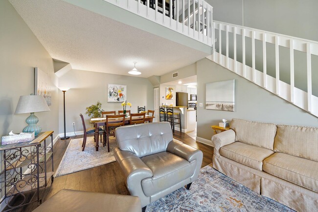 Building Photo - 860 Bella Vista Ct S