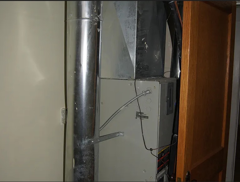 Building Photo - 96 Pine Ave