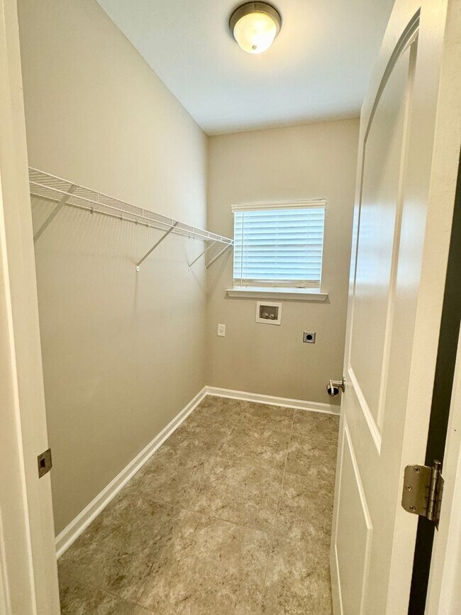 Building Photo - 139 Springtide Dr