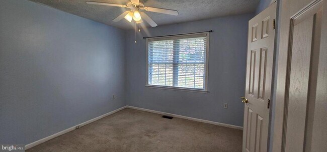 Building Photo - 208 Senseny Glen Dr