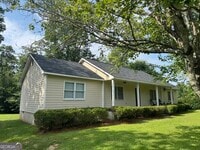 Building Photo - 98 Pineview Dr