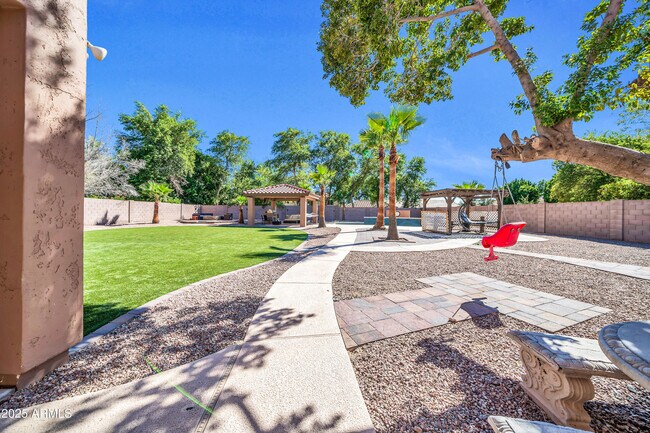 Building Photo - 7149 W Avenida Del Sol