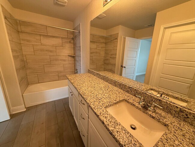 Building Photo - Stunning 4x3 Rental Home in Bulverde, TX!